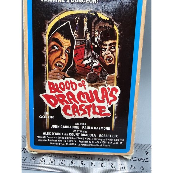 VHS Blood Of Dracula’s Castle - Picture 2 of 7
